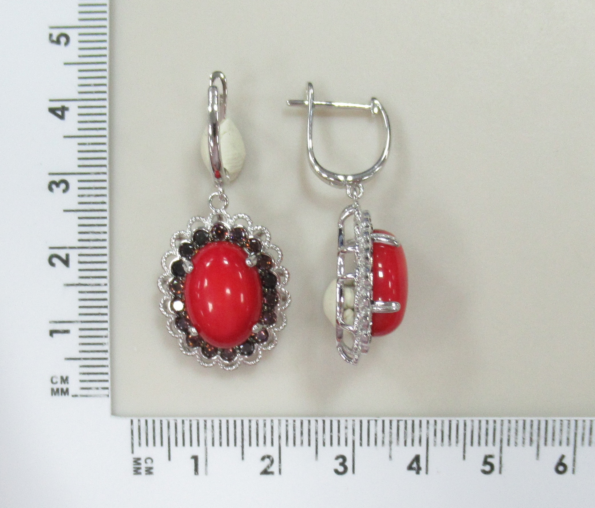 Серебряные серьги с кораллами
